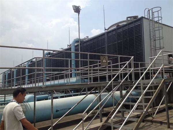 冷卻水塔的散熱形式(冷卻水塔散熱片是什么材料)