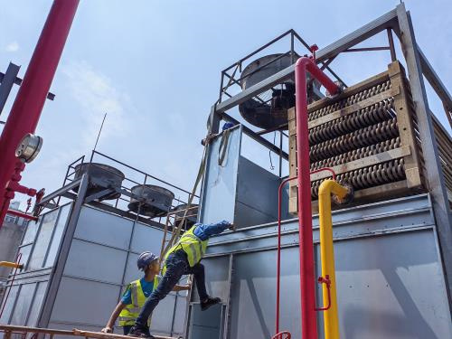 閉式冷卻塔的原理與優點(新鄭閉式逆流冷卻塔批發)