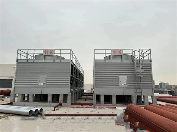 圓形冷卻塔采用加熱板來保溫的方法,圓形冷卻塔安裝